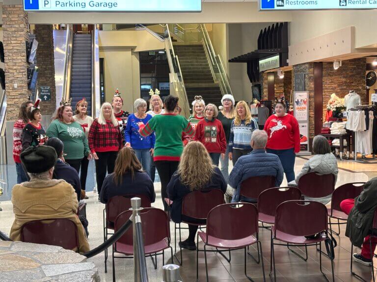 Sierra High Notes chorus holiday performance.